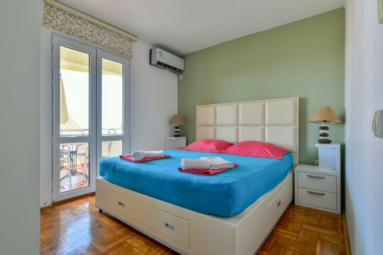 Lux Apartman Sofia Daire Sveti Stefan Dış mekan fotoğraf